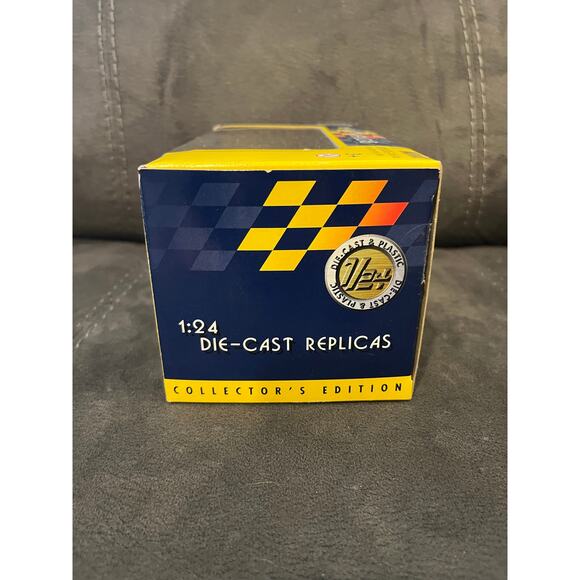 1932 Ford Coupe 1:24 scale diecast replica-NIB - Picture 5 of 5